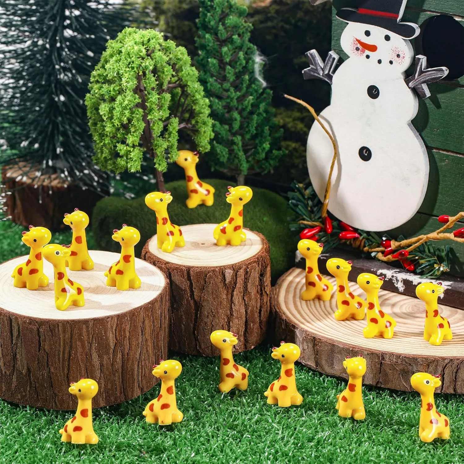 50 Pcs Mini Resin Giraffe Tiny Giraffe Resin Ornaments for Garden Home Decoration Zoo Animal Micro Landscape Ornaments Kit Fairy Dollhouse Accessories (Classic)