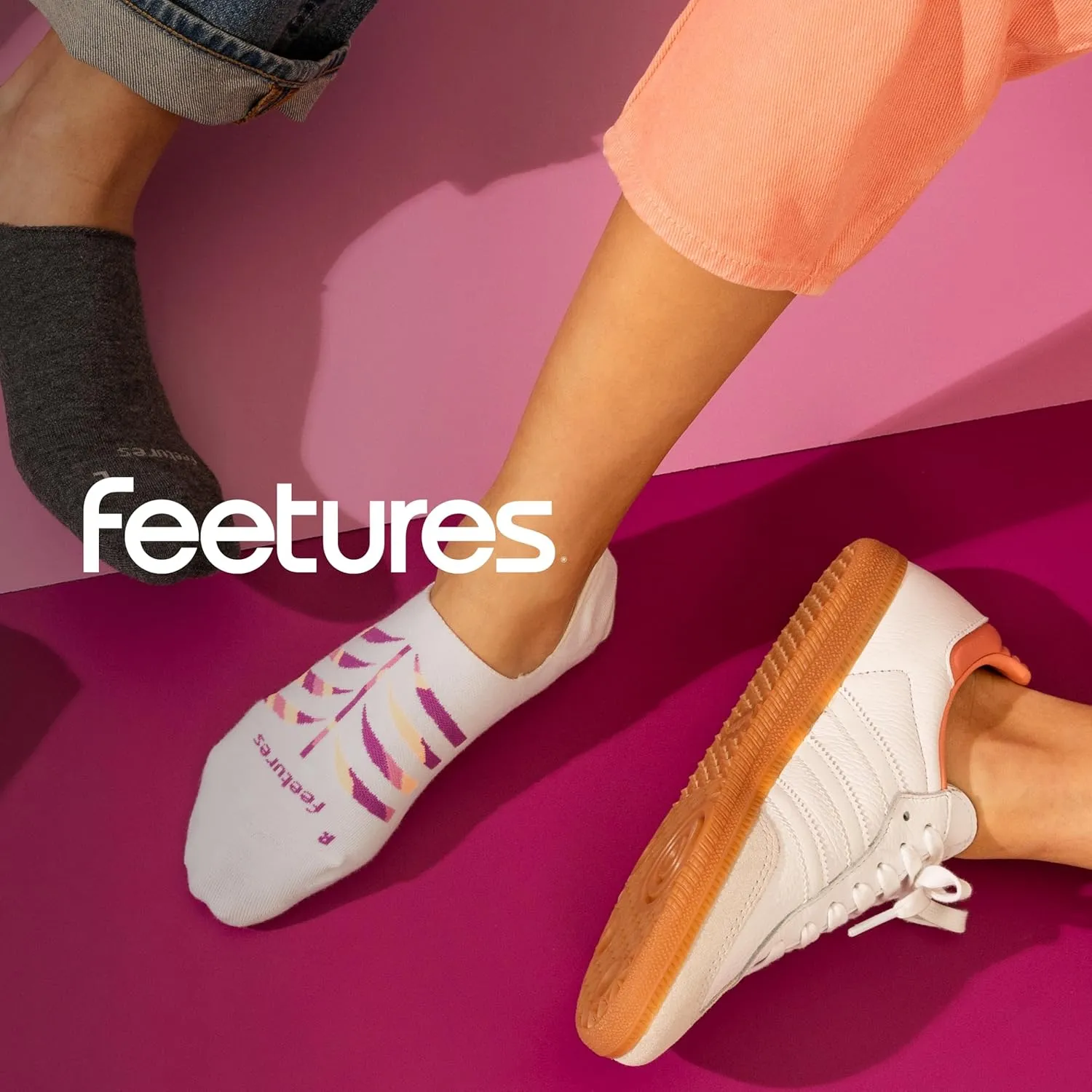 Feetures Everyday Ultra Light Cushion Invisible Sock for Women - Anti-Slip Sock Liner - (1 Pair)