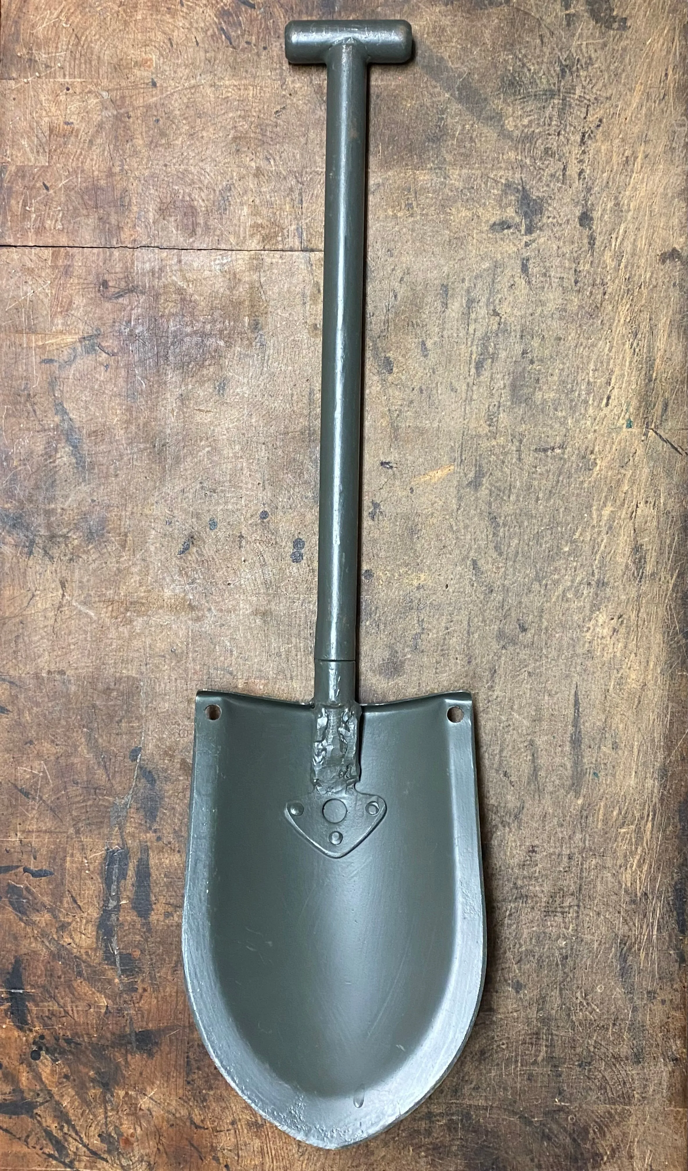Folding shovel