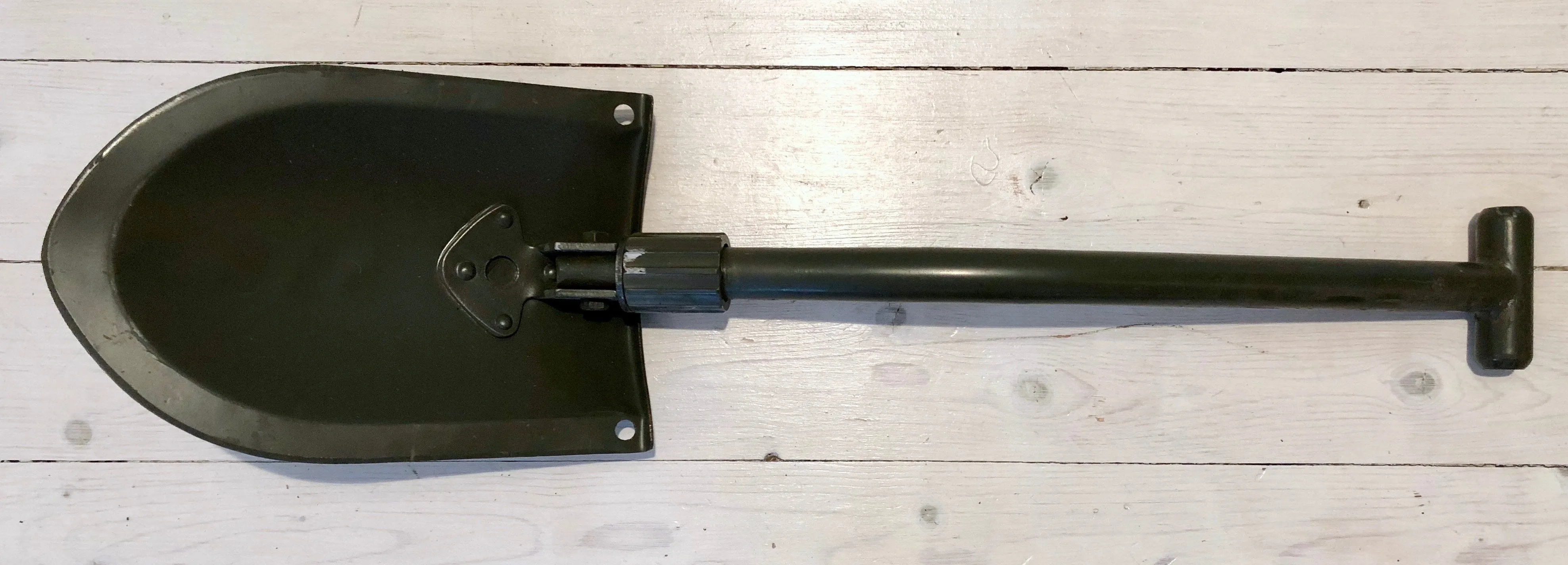 Folding shovel
