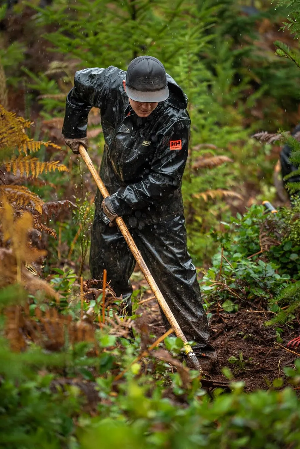 Helly-Hansen Workwear Storm Waterproof Bib Pants for Men Made from Heavy-Duty Breathable PVC-Coated Polyester for Mobility