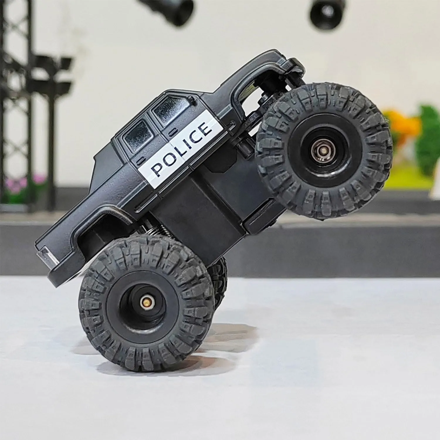LDARC 1:58 Scale Mini RC Car RTR 2.4GHz Desktop Monster Truck Hobby Grade Remote Control Vehicle Model Comes with 2 Replaceable Body Shell