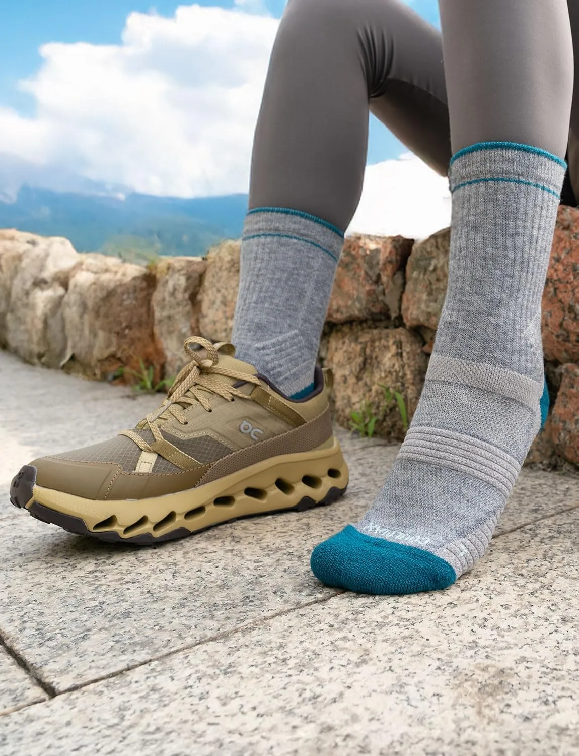 Lightweight Micro Crew Hiking Socks Coolmax Merino Wool Compression Moisture Wicking Anti-Blister Cushioned