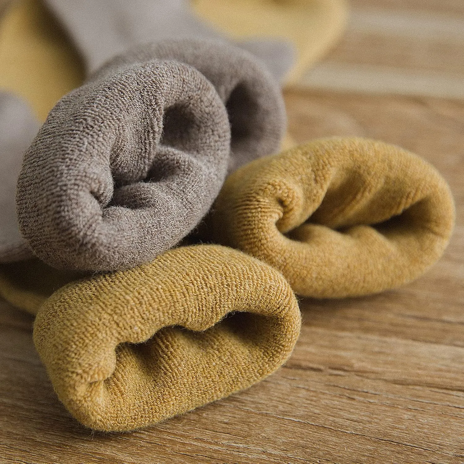 Long Winter Socks for Women Knee High Fashion Thick Warm Socks Thermal Socks 4 Pack(Size 6-9)