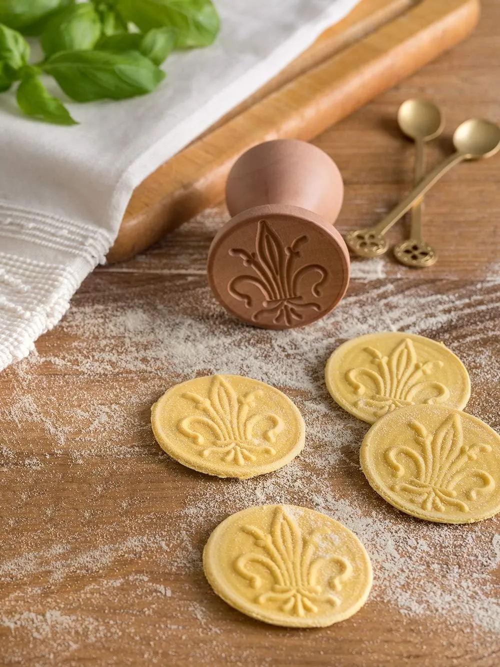MARCATO Made in Italy Corzetto Lily Wood Pasta Stamp