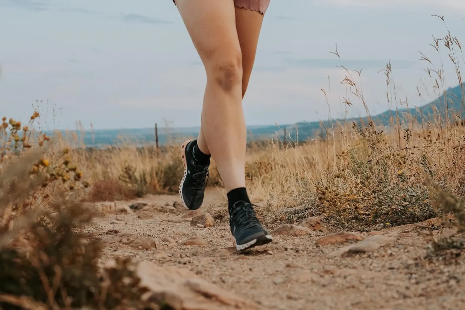 Swiftwick - FLITE XT TRAIL Quarter Crew Trail Running and Hiking Socks