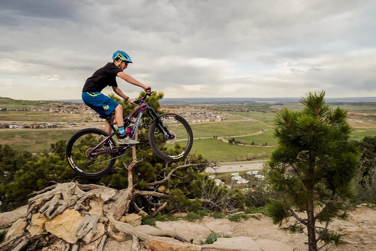 Swiftwick VISION IMPRESSION Crew, National Parks Edition, Running, Hiking and Cycling Socks