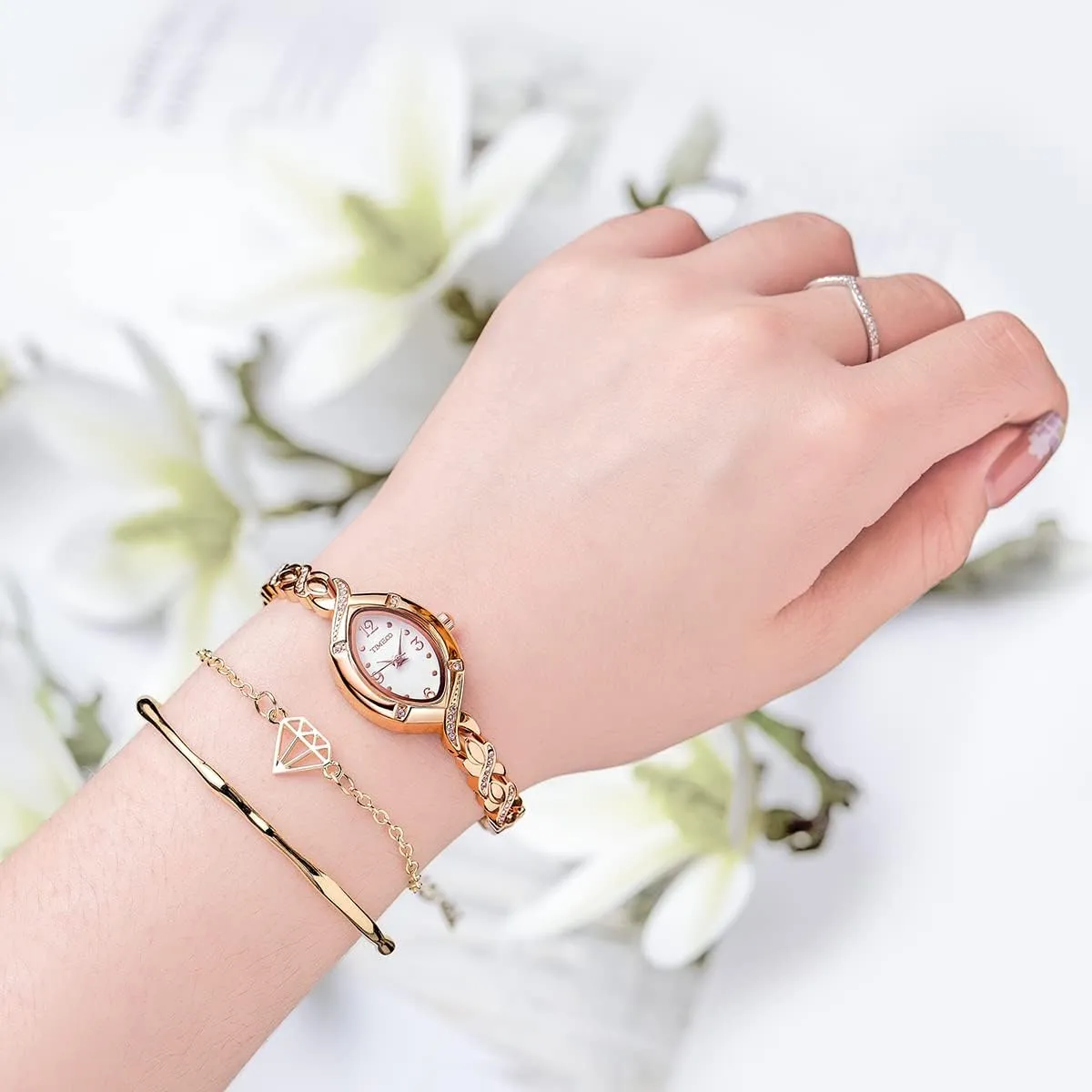 Women's Bracelet Watches Ladies Quartz Wrist Watch with Green Dial Bezel with Crystals in Movement Bracelet Strap with Diamonds Waterproof