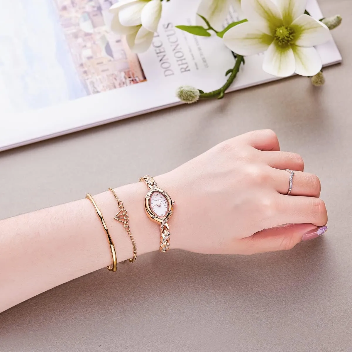 Women's Bracelet Watches Ladies Quartz Wrist Watch with Green Dial Bezel with Crystals in Movement Bracelet Strap with Diamonds Waterproof